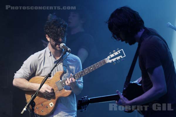 FOALS - 2008-11-15 - PARIS - La Cigale - Yannis Philippakis - Jimmy Smith - Walter Gervers